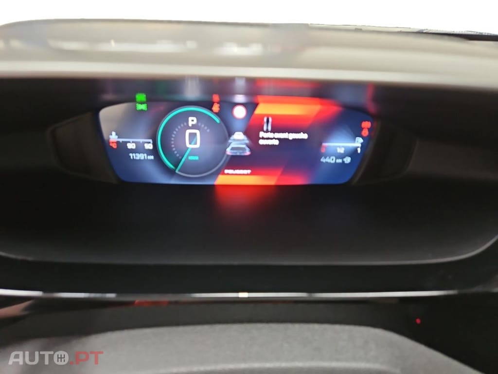 Peugeot 408 1.2 Hybrid Allure e-DCS6