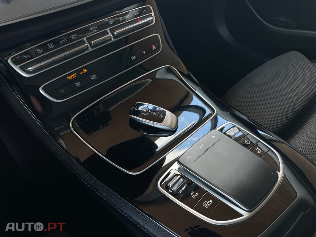 Mercedes-Benz E 300 de Avantgarde 4Matic