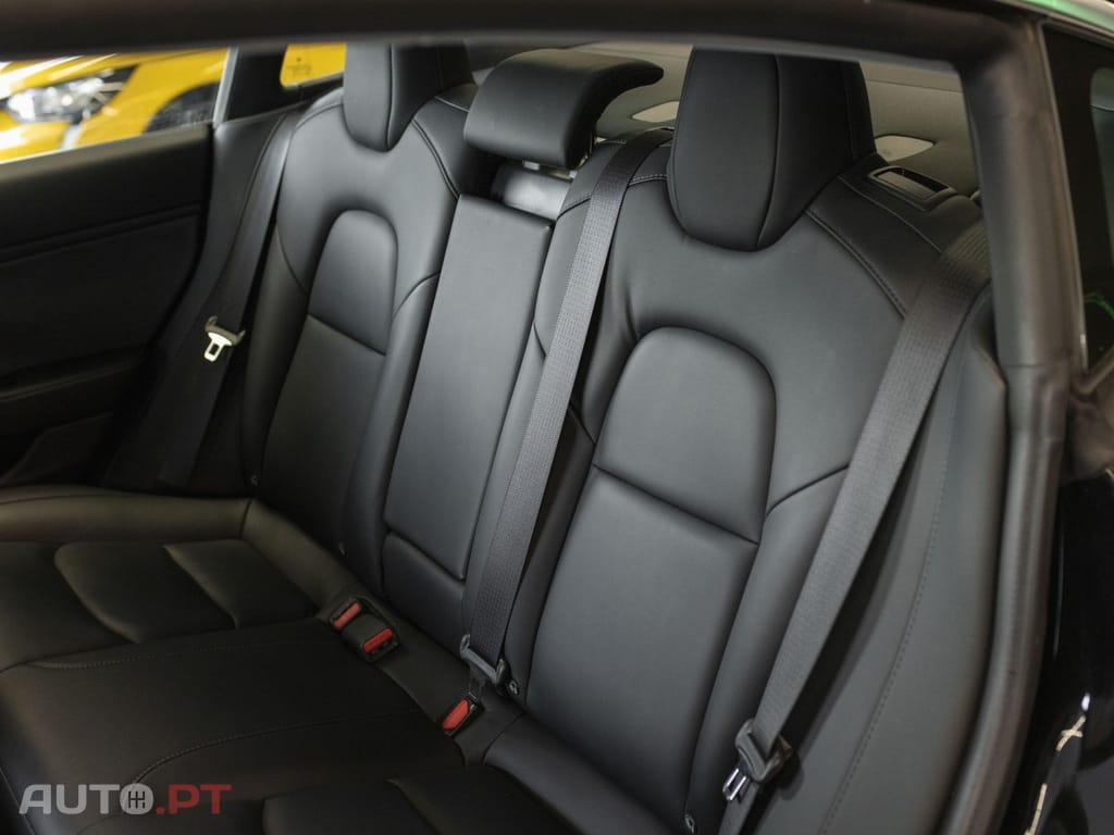 Tesla Model 3 Long-Range Dual Motor AWD