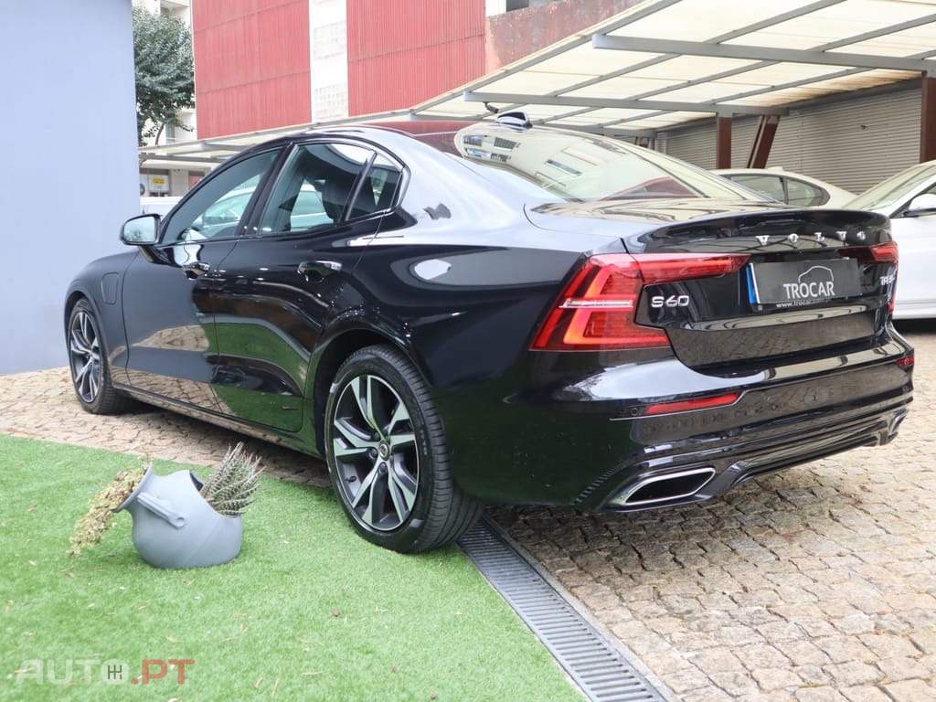 Volvo S60 2.0 T8 PHEV R-Design AWD