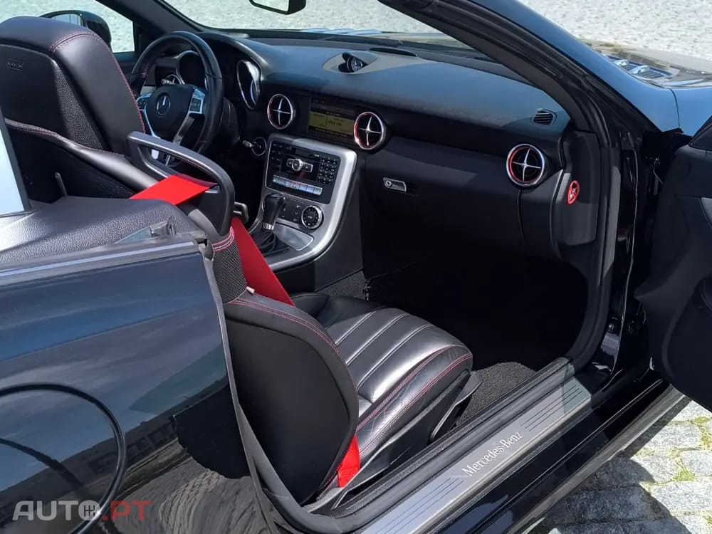 Mercedes-Benz SLK 250 (BlueEFFICIENCY) 7G-TRONIC