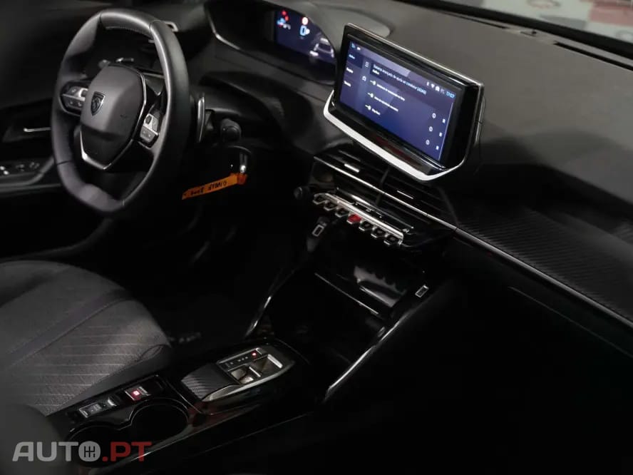 Peugeot 2008 1.2 Hybrid Allure e-DCS6