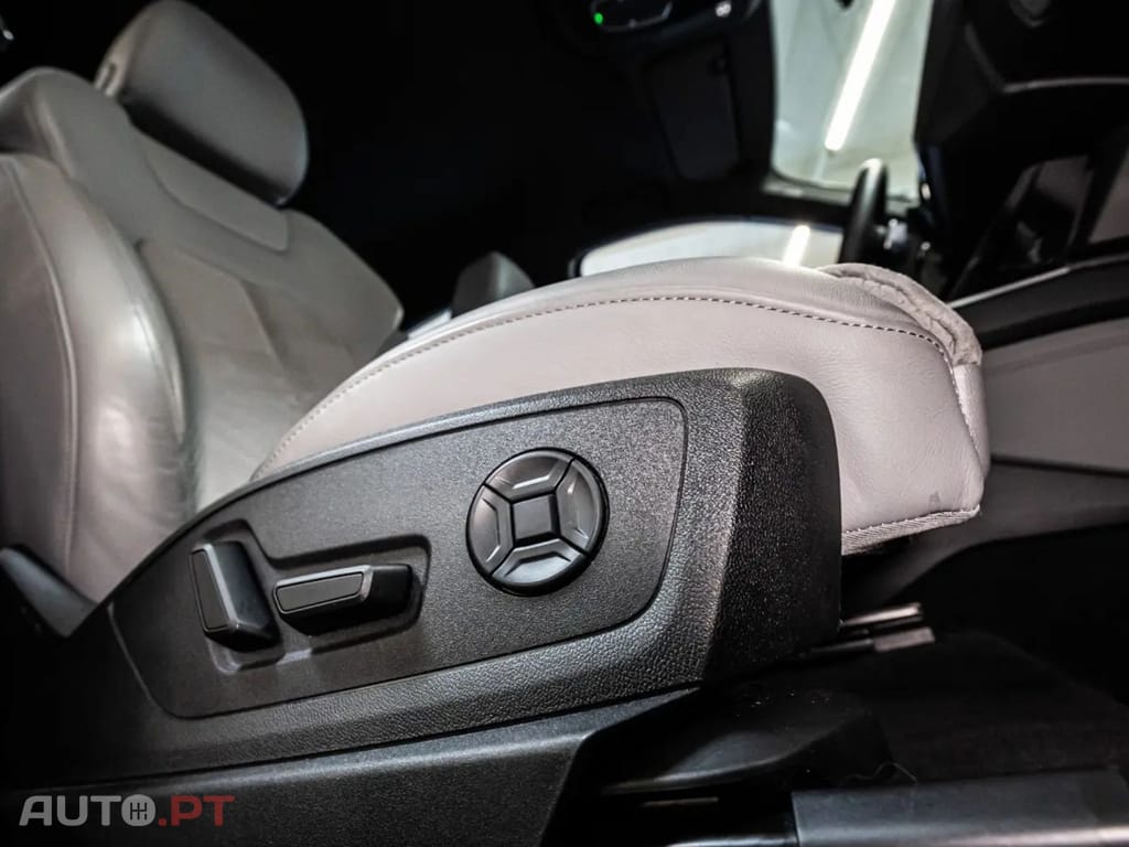 Audi E-Tron I.V.A DEDUTÍVEL 55 S LINE BLACK 21Z