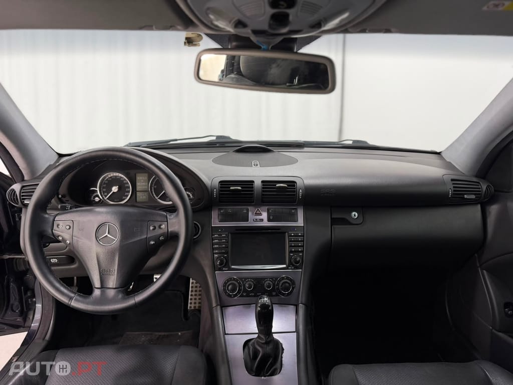 Mercedes-Benz C 220 Outro