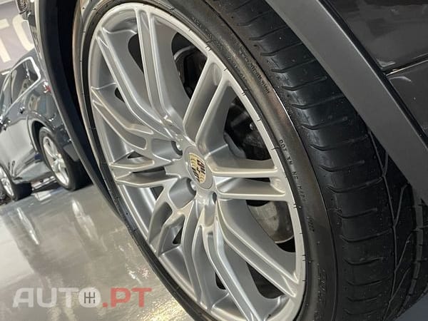 Porsche Cayenne S Hybrid