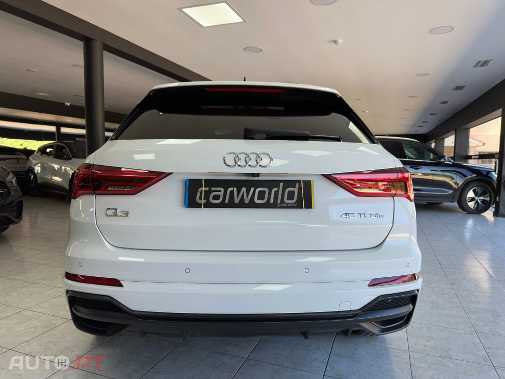 Audi Q3 45 TFSIe S line S tronic