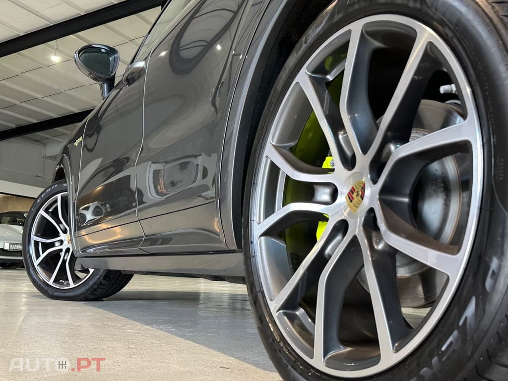 Porsche Cayenne E-Hybrid Bose