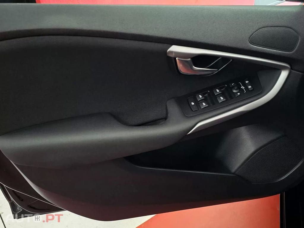 Volvo V40 2.0 D3 Momentum