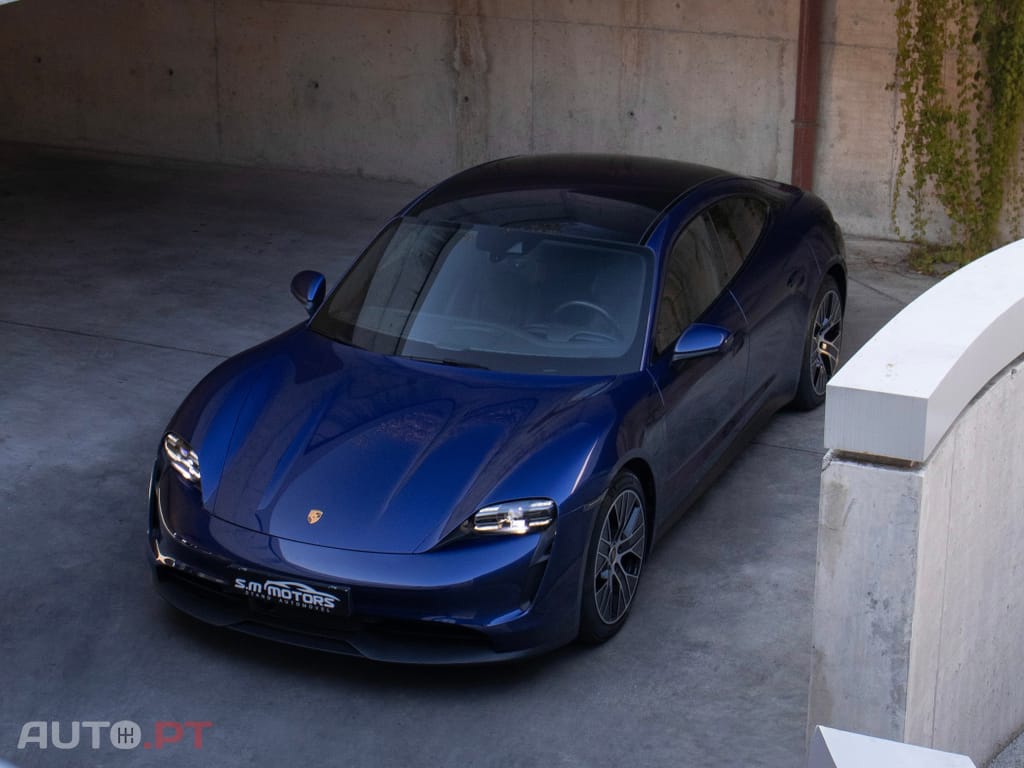 Porsche Taycan Standard