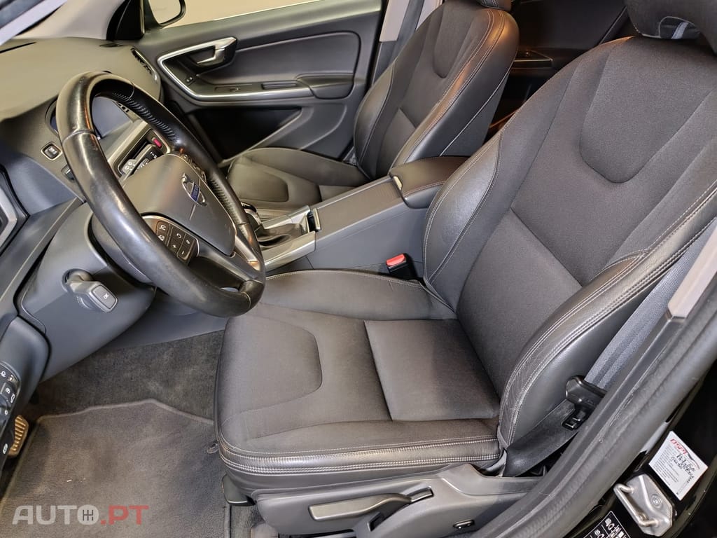 Volvo V60 2.4 D D6 Twin Engine Hibrid plug-in