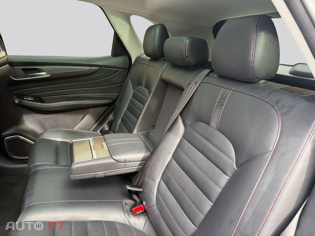 MG EHS PHEV Hybrid Luxury