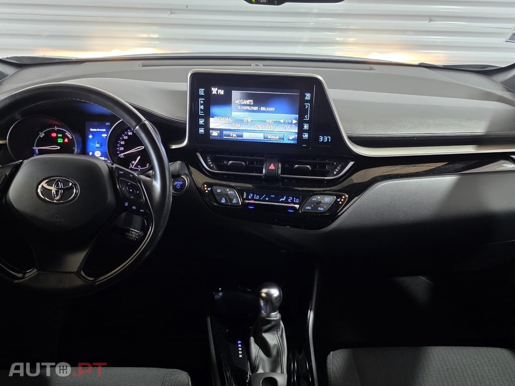 Toyota C-HR 1.8 Hybrid Square Collection