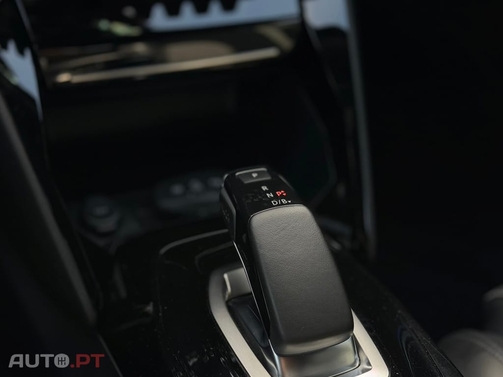 Peugeot E-2008 50 kWh GT