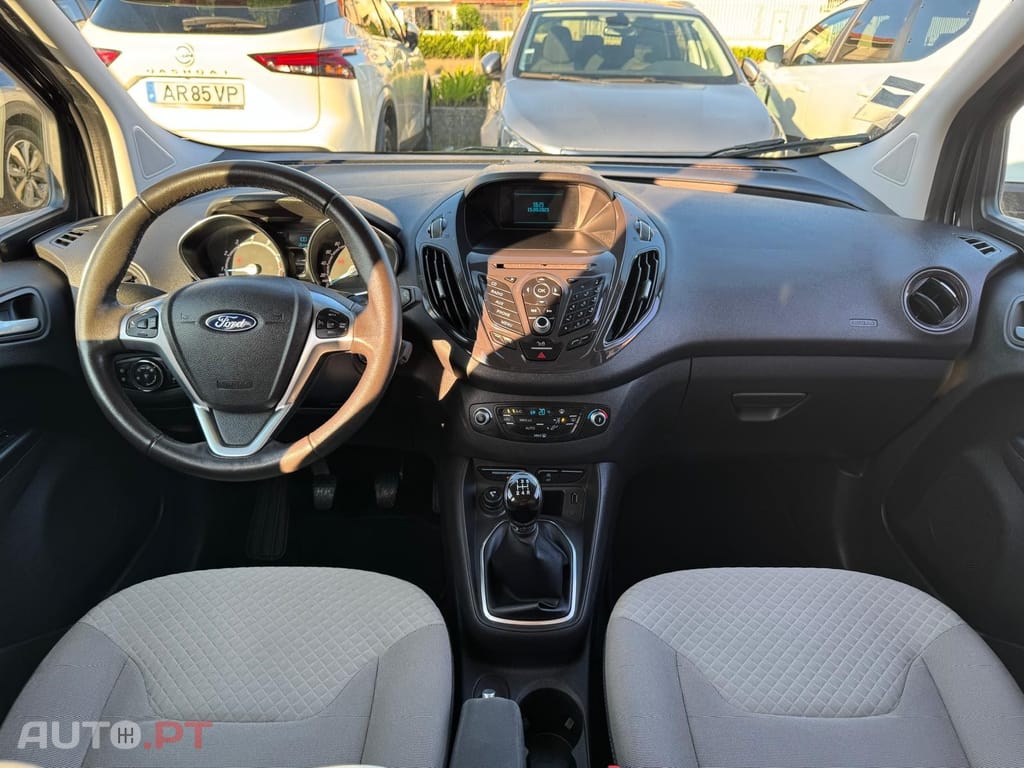 Ford Tourneo 1.0 EcoBoost Titanium