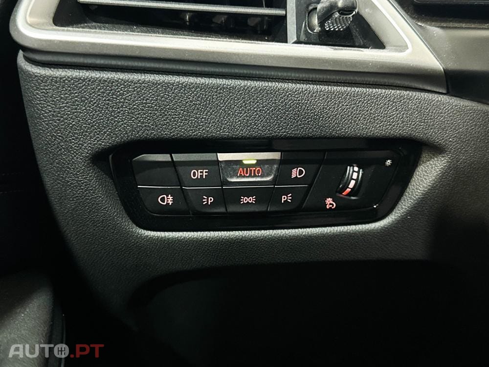 BMW 330 e Pack Desportivo M Auto