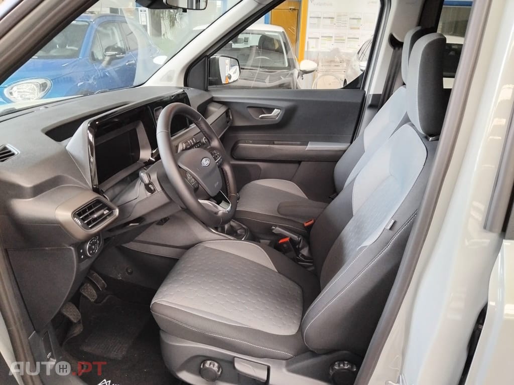 Ford Tourneo 1.0 EcoBoost Titanium