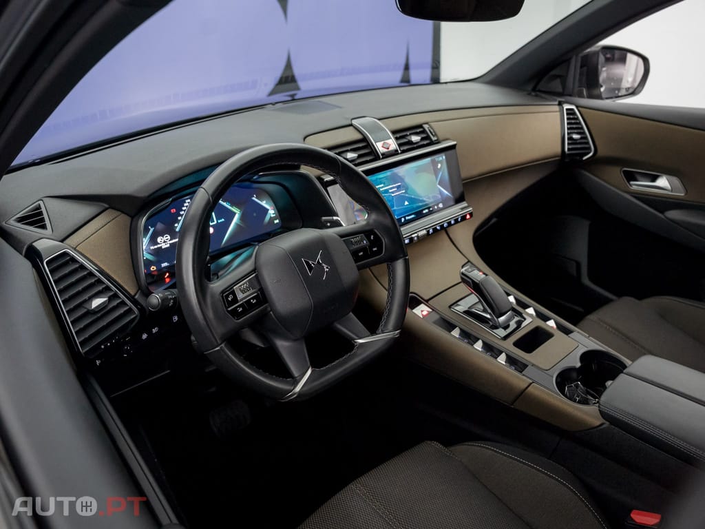 DS DS7 Crossback E-Tense Bastille+ EAT8