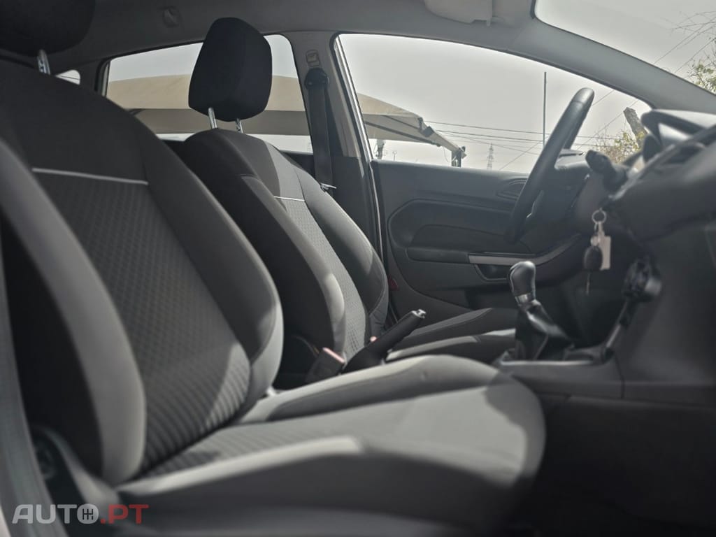 Ford Fiesta 1.0 EcoBoost S&S TITANIUM