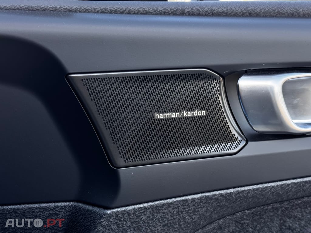 Volvo XC40 1.5 T2 Plus Dark Auto