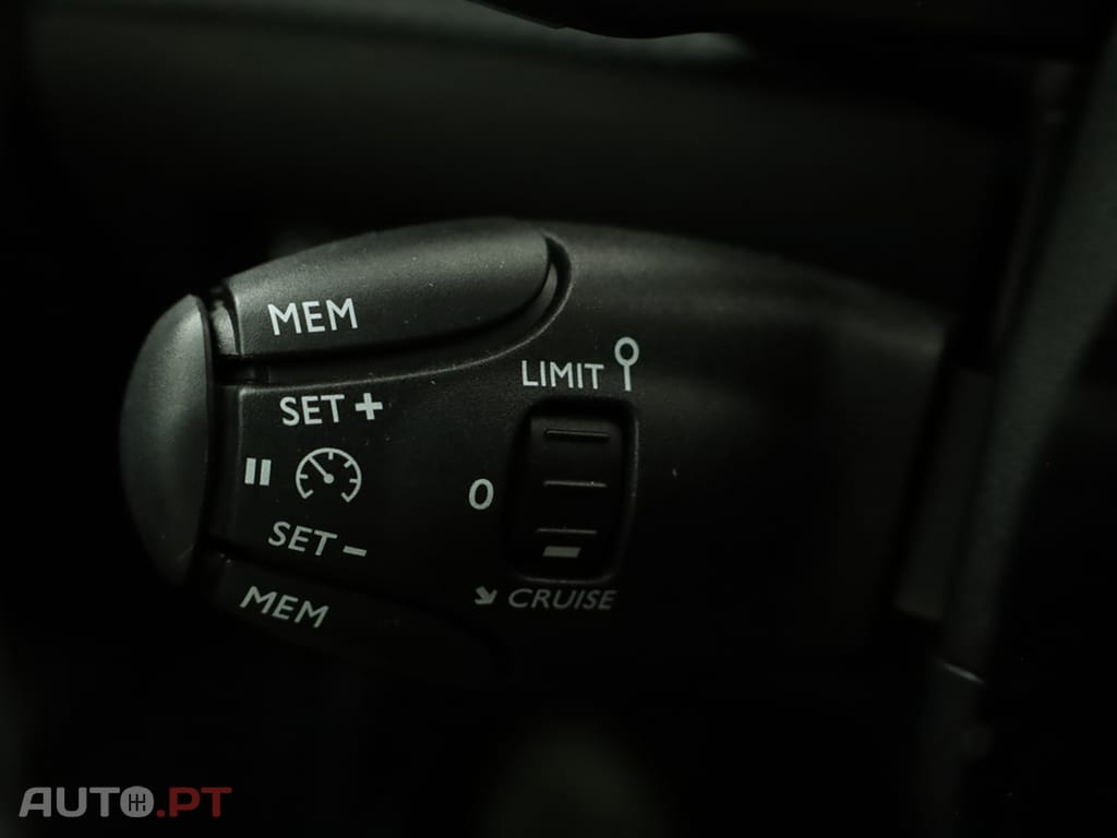 Peugeot 2008 2008 1.2 PureTech Allure EAT8