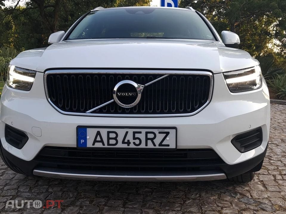 Volvo XC40 2.0 D3 Momentum Plus