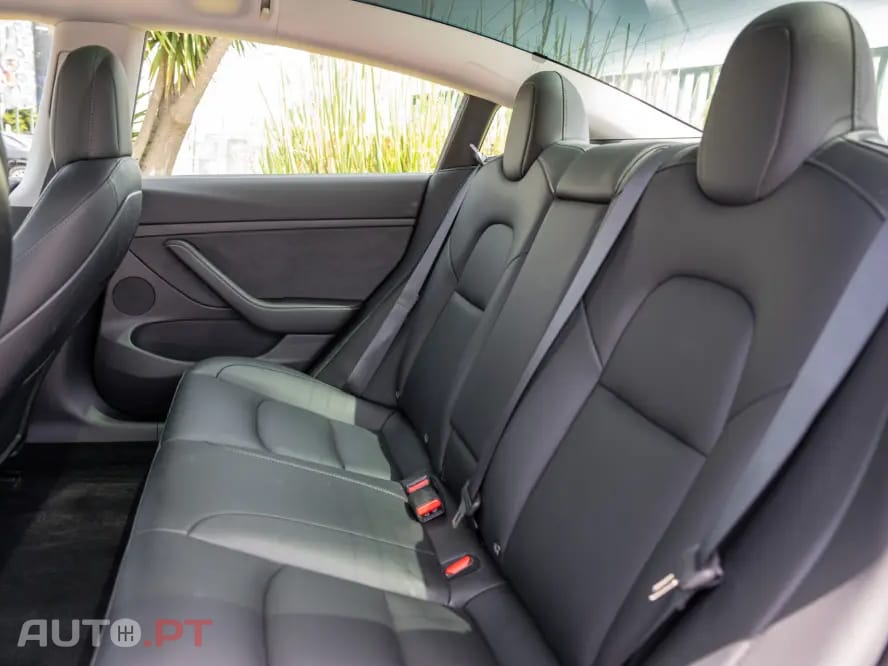 Tesla Model 3 Standard Range Plus RWD