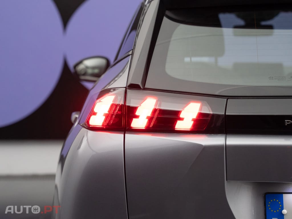Peugeot E-2008 50 kWh Active Pack