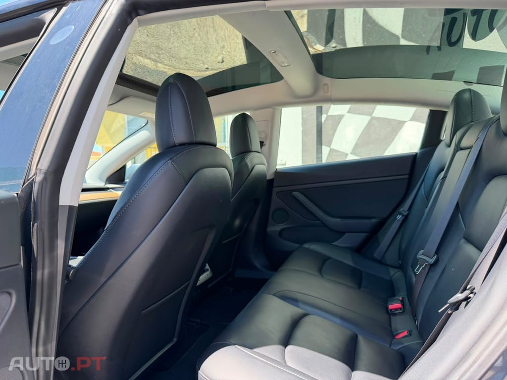 Tesla Model 3 Long-Range Dual Motor AWD
