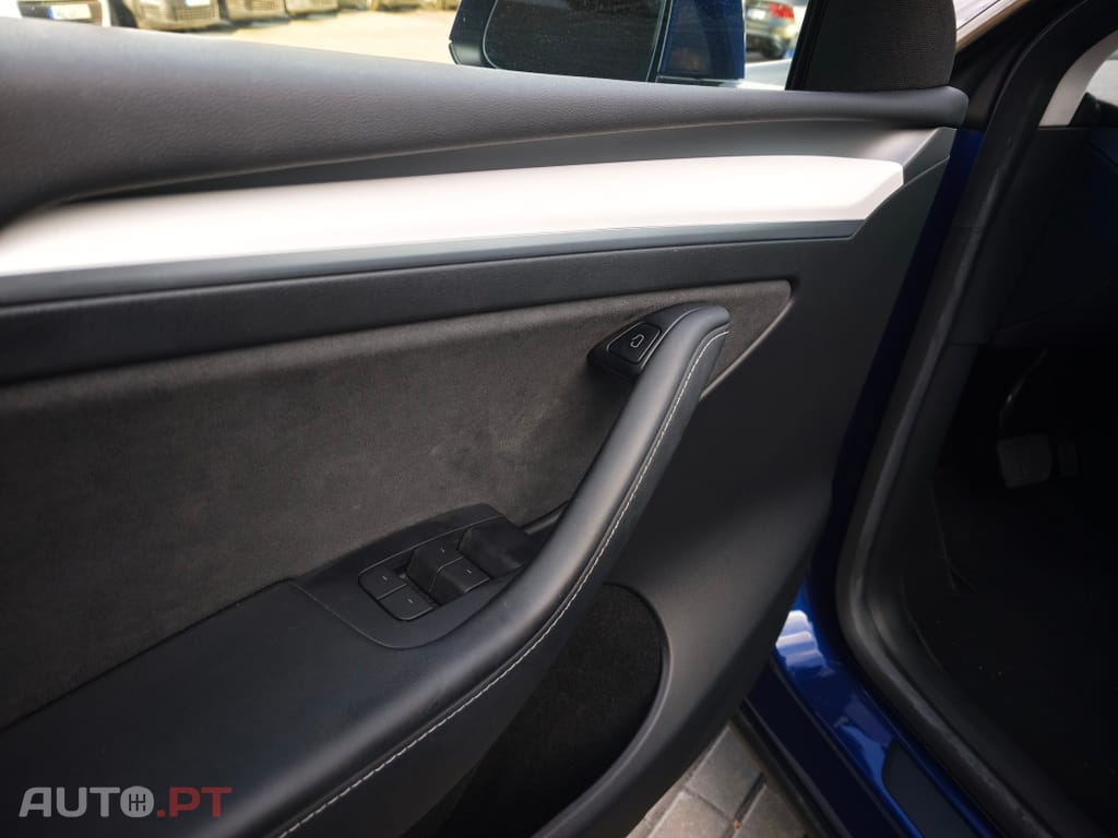 Tesla Model Y Long Range Tração Integral