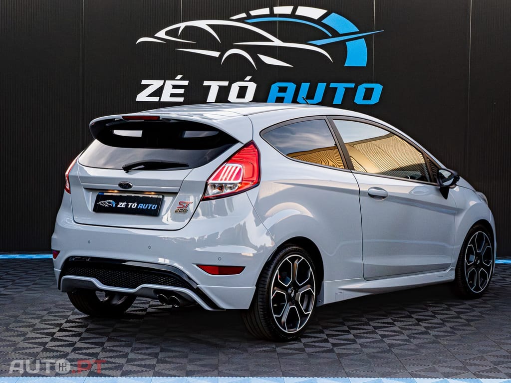 Ford Fiesta ST 200