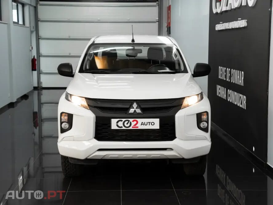 Mitsubishi L200 2.3 DI-D CD Invite 4WD