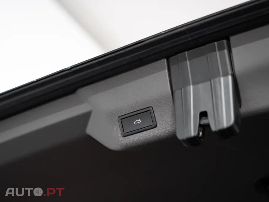 Volkswagen Multivan 1.4 TSI e-Hybrid Life Longa DSG