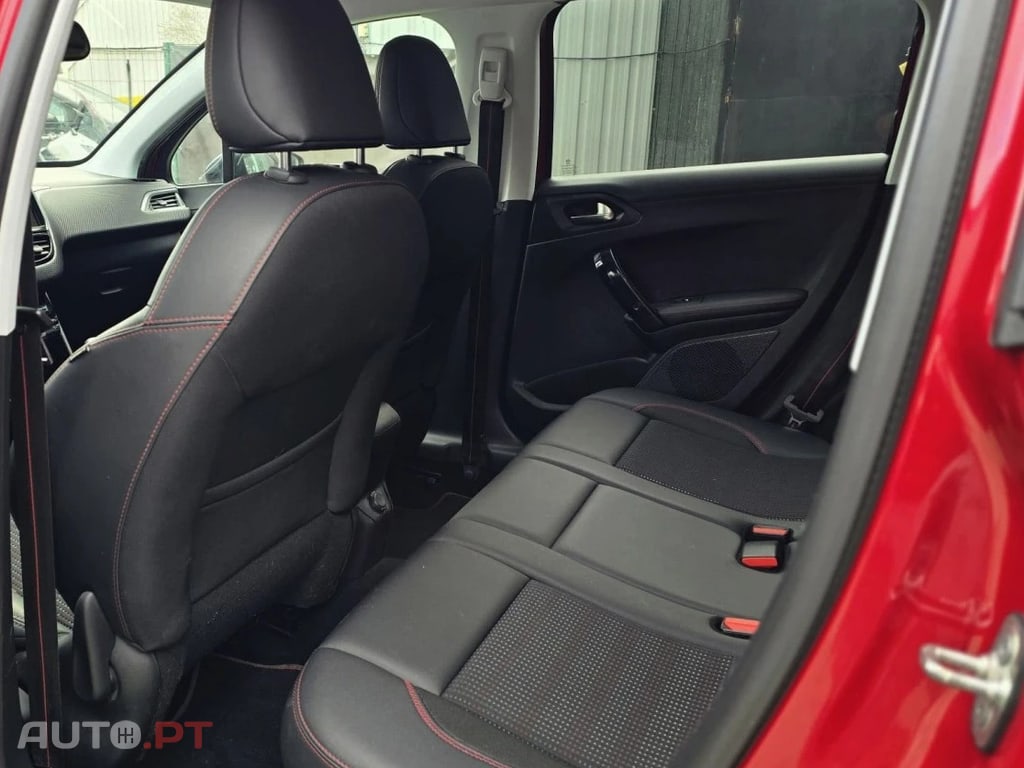Peugeot 2008 1.6BlueHDi GT LINE