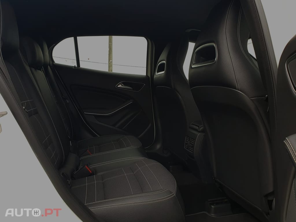 Mercedes-Benz GLA 220 CDI 4Matic 7G-DCT Urban