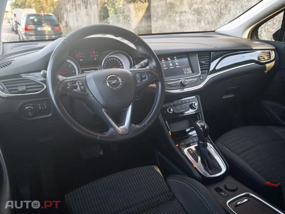 Opel Astra Sports Tourer 1.5 D S&S Auto Business Elegance