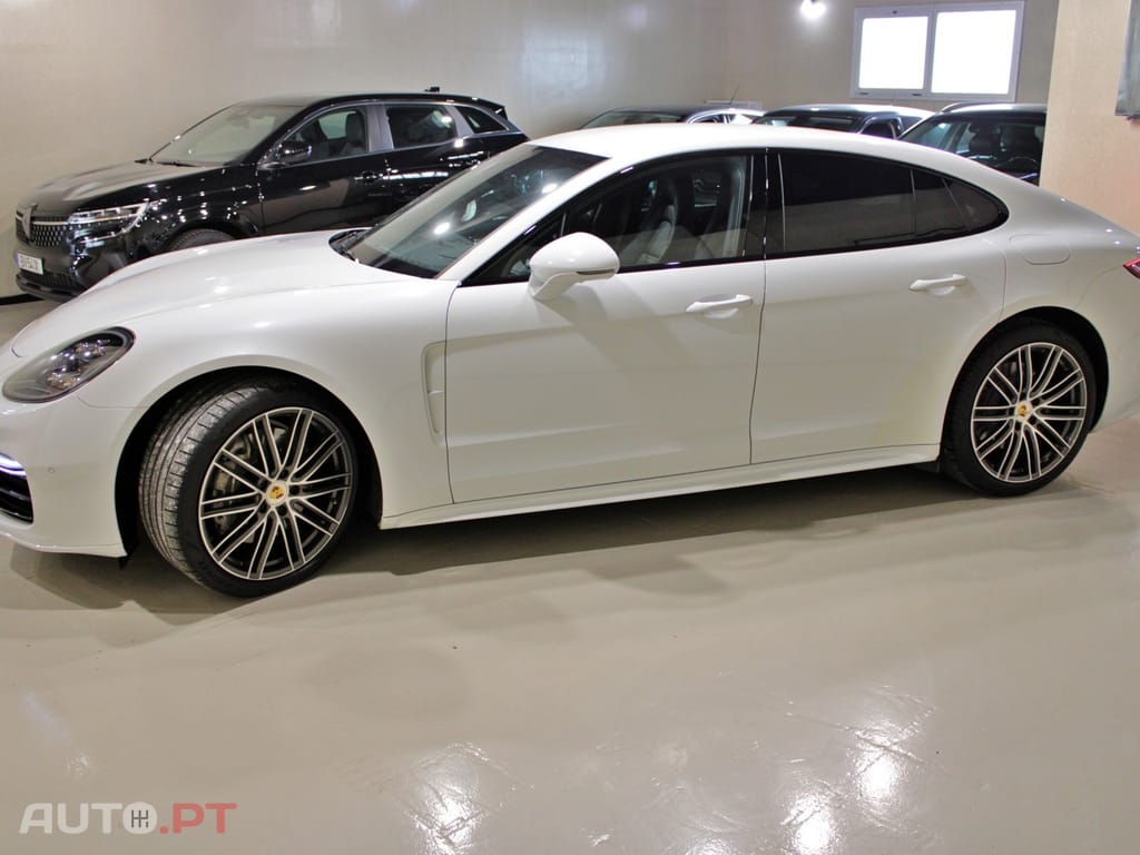 Porsche Panamera 4 E-Hybrid