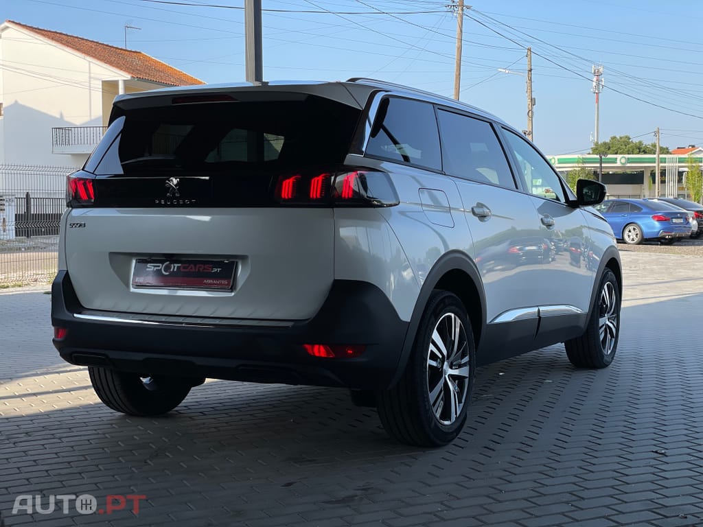Peugeot 5008 1.2 PureTech Allure Pack EAT8