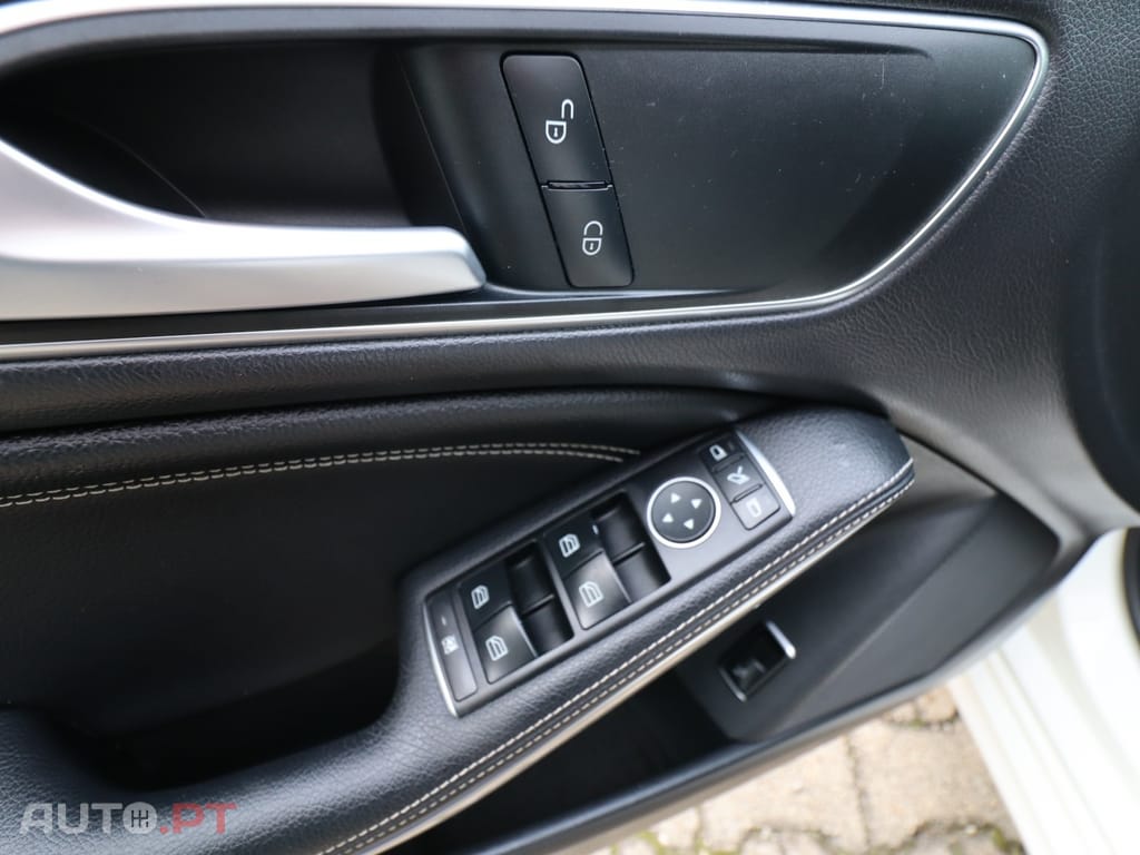 Mercedes-Benz CLA 180 d 7G-DCT Urban