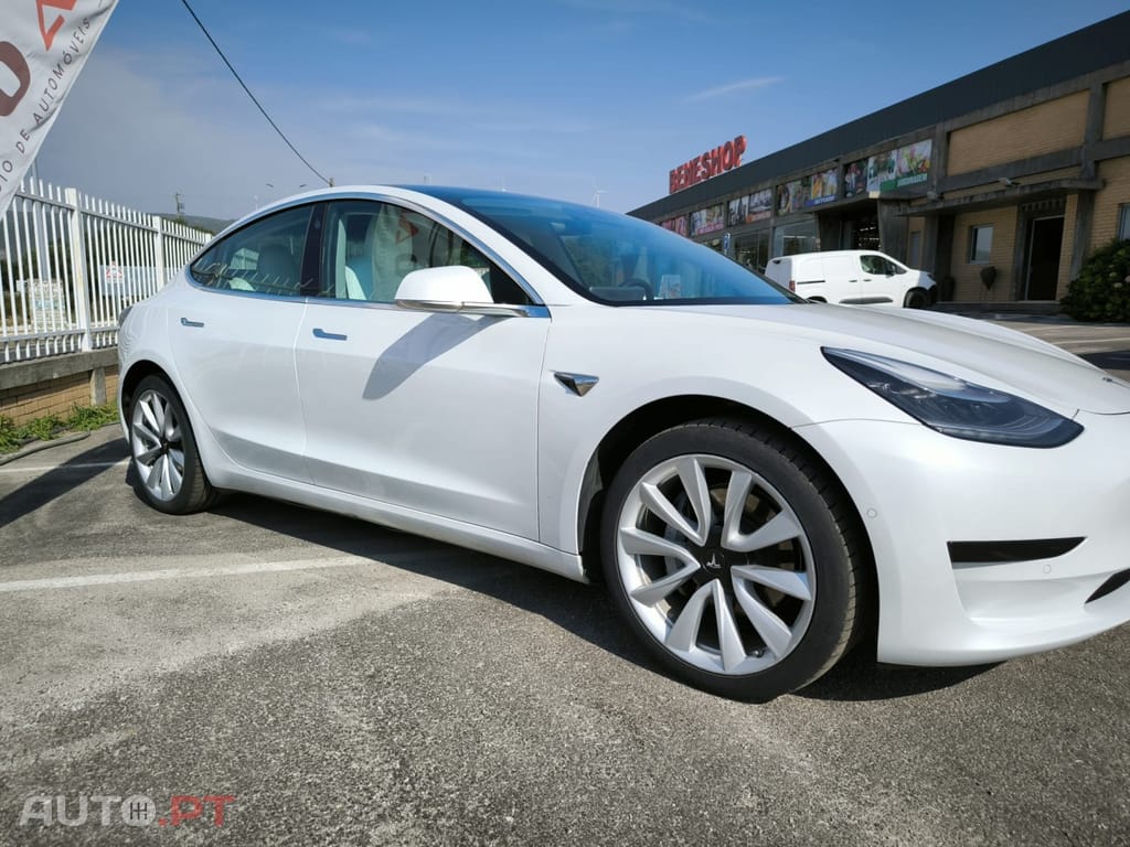 Tesla Model 3 Standard Range Plus RWD