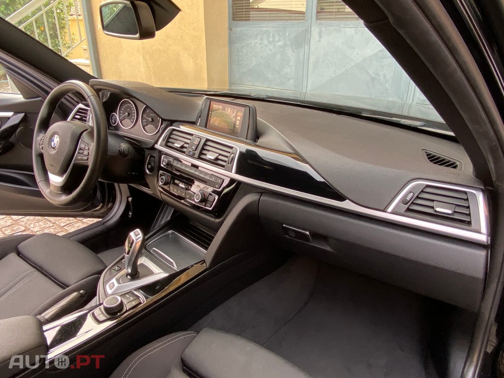 BMW 330 e iPerformace Line Sport Auto