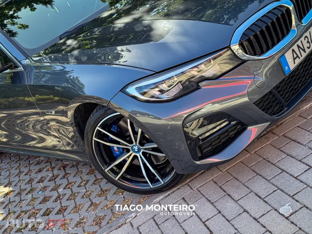 BMW 330 e Pack Desportivo M Auto