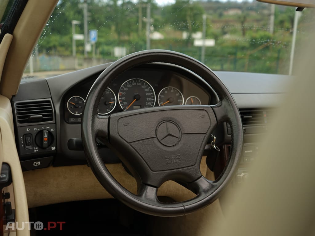 Mercedes-Benz SL 280 R129
