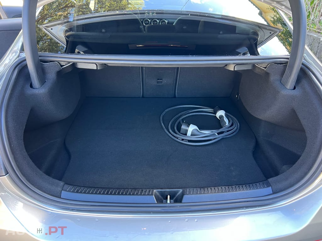 Mercedes-Benz A 250 e 8G-DCT AMG Line