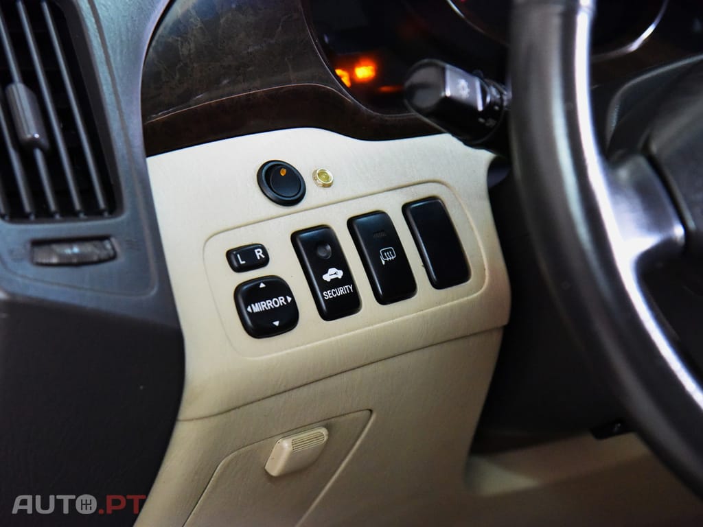 Toyota Highlander LIMITED 3.0 V6 4WD AUTOMATIC