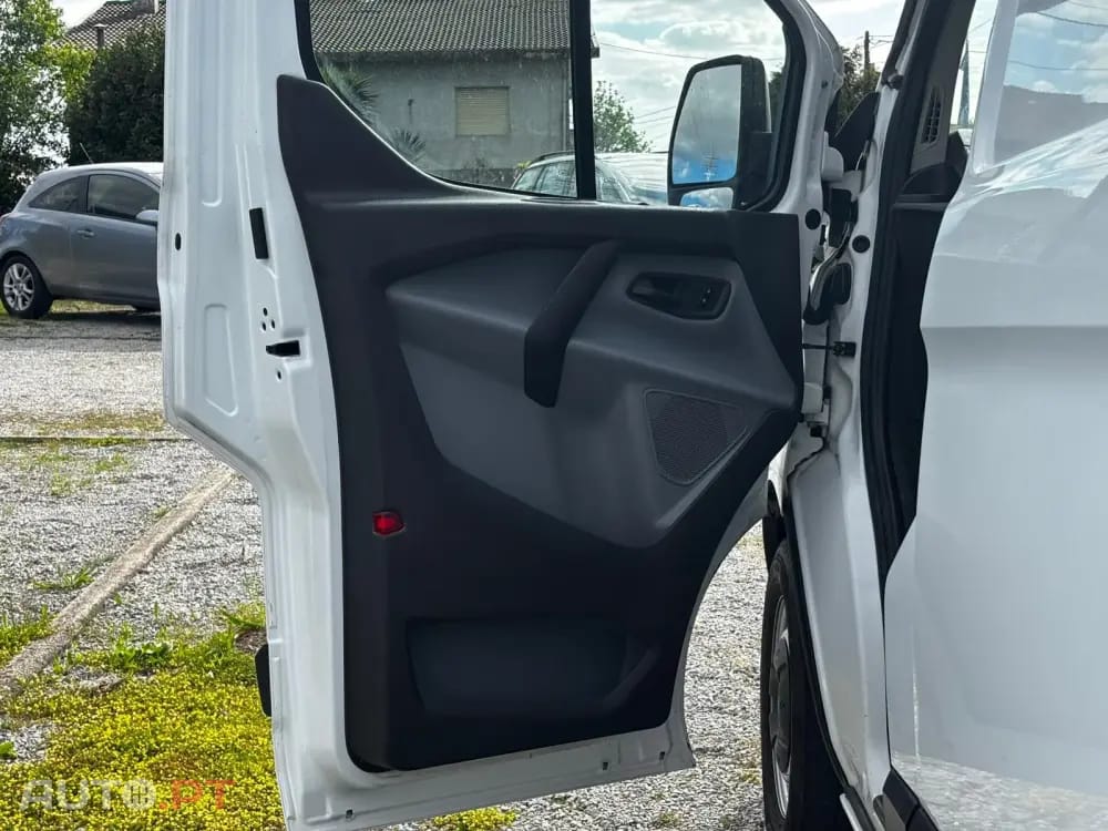 Ford Transit Custom 260L1 2.0 TDCi H1-Tecto Baixo Ambiente