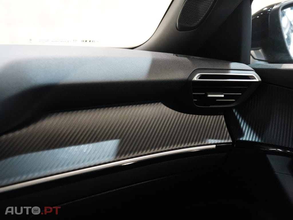 Peugeot 2008 1.2 Hybrid Allure e-DCS6