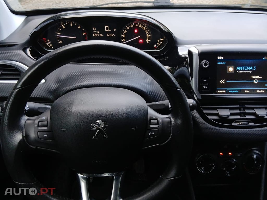 Peugeot 208 CCBHW6