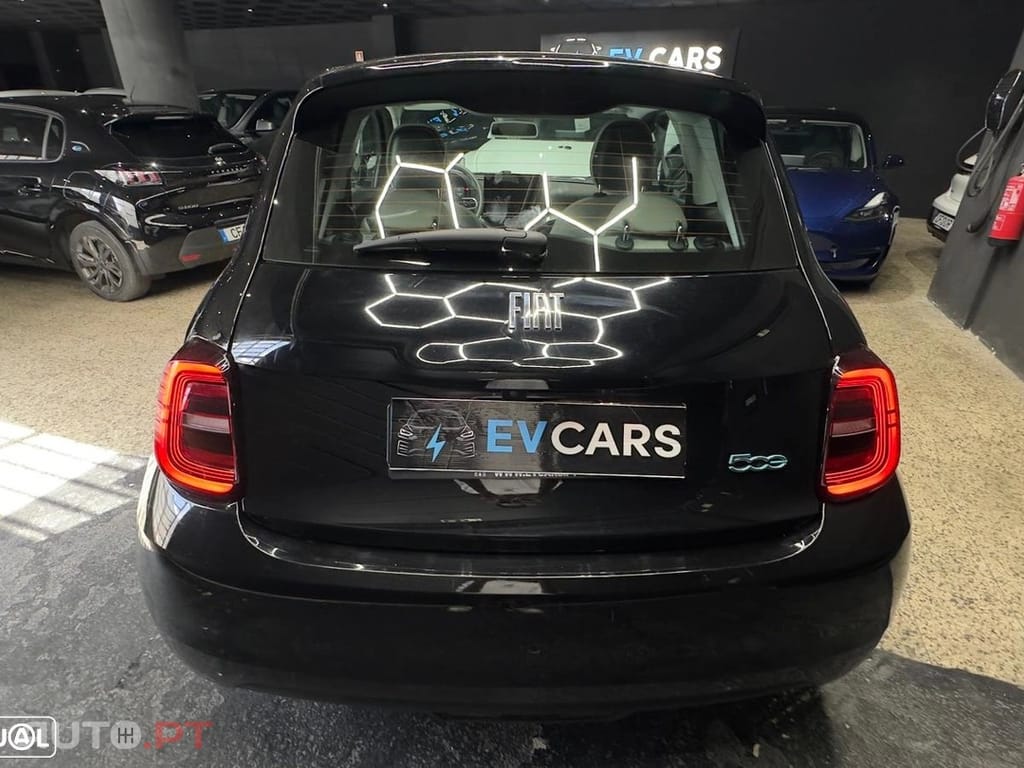 Fiat 500e La Prima