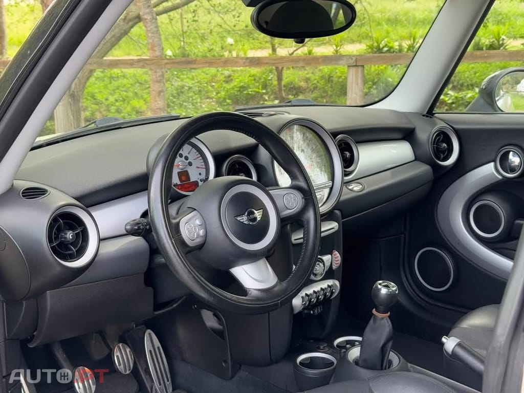 MINI Cooper Cooper S