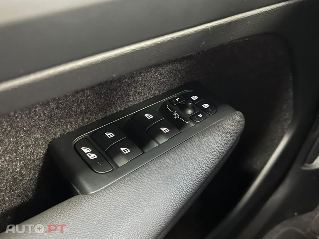 Volvo XC40 1.5 T4 211 Core PG HYBRID